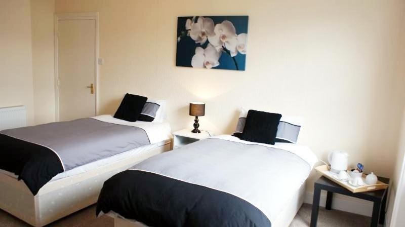 Bentons Guest House Cheltenham Rum bild