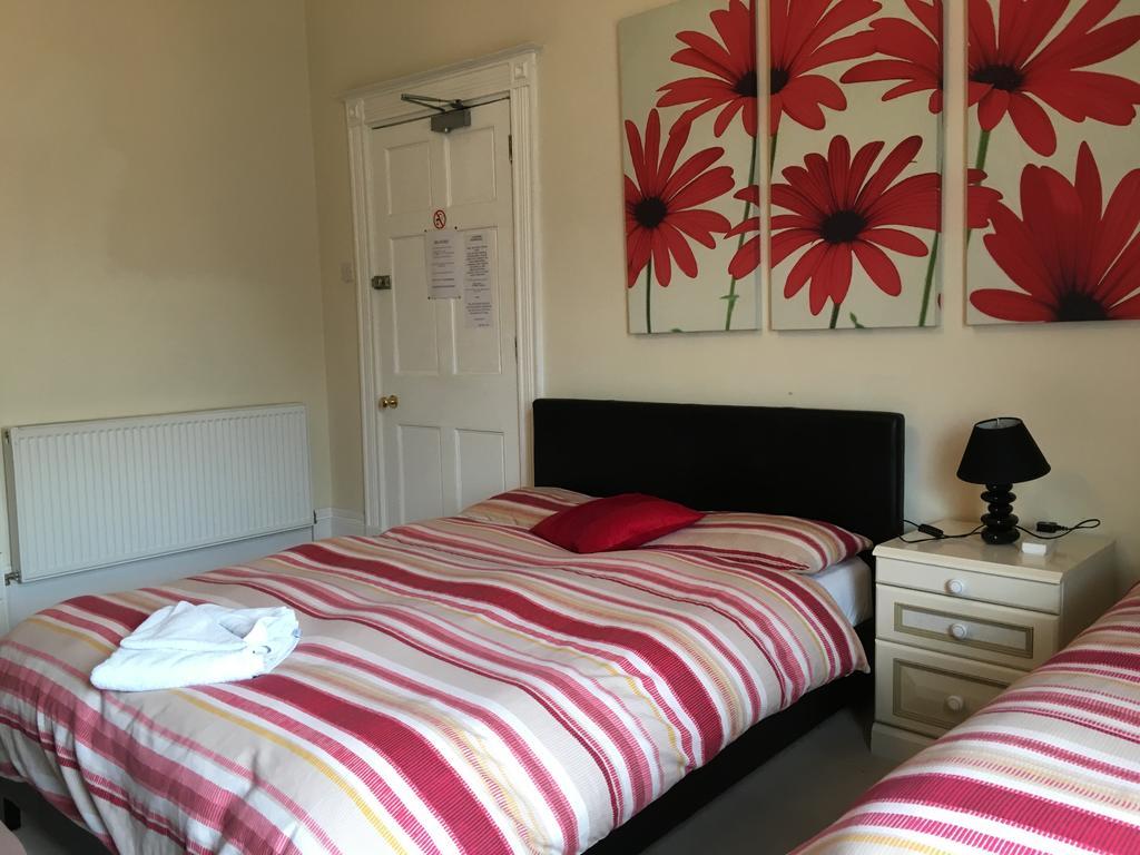 Bentons Guest House Cheltenham Exteriör bild