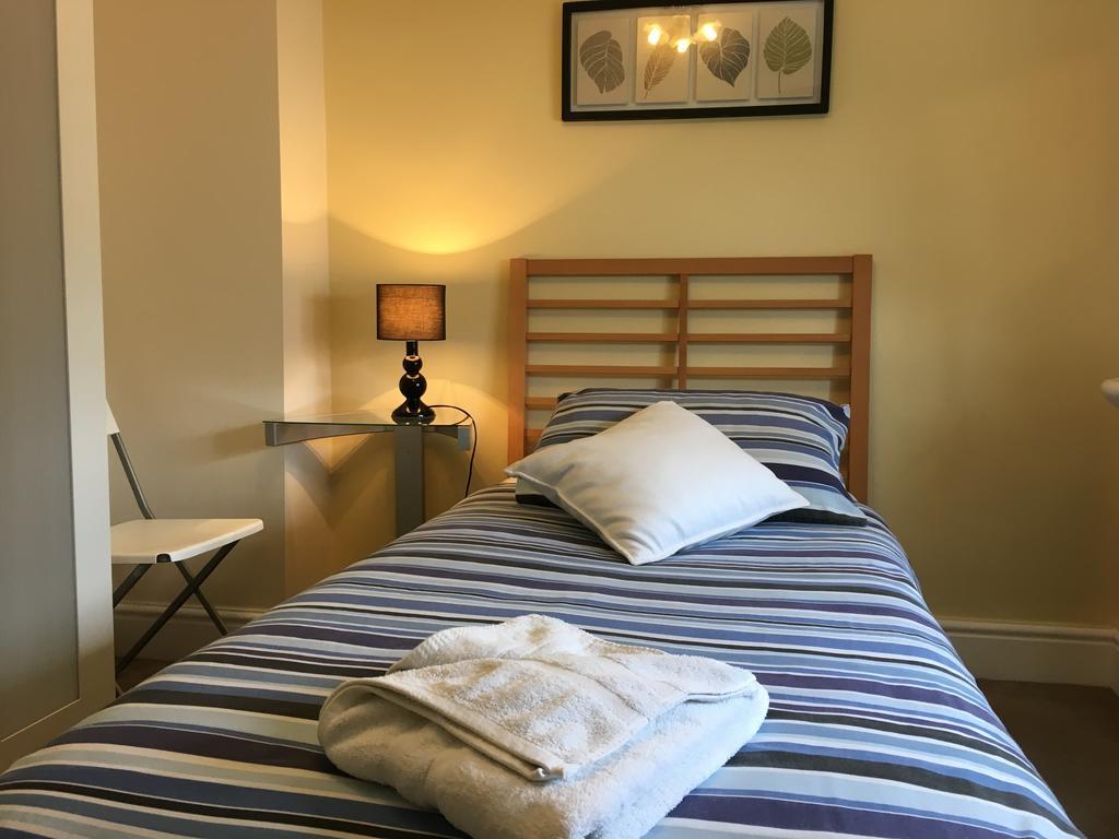 Bentons Guest House Cheltenham Exteriör bild